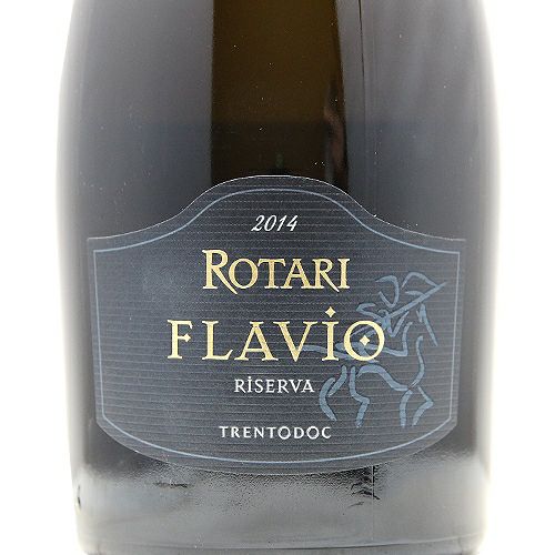 大人女性の Rotari Flavio Riserva 2011 スパークリングワイン